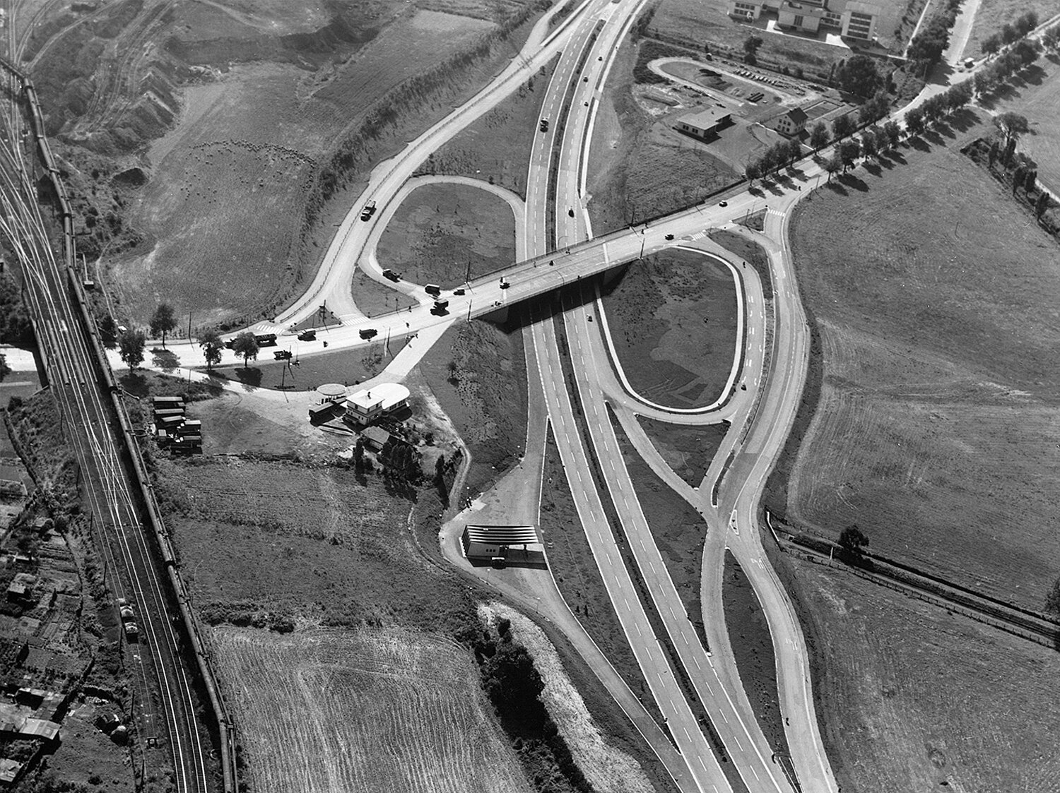 Verkehrsknotenpunkt Ruhrschnellweg bei Bochum-Stahlhausen, um 1960